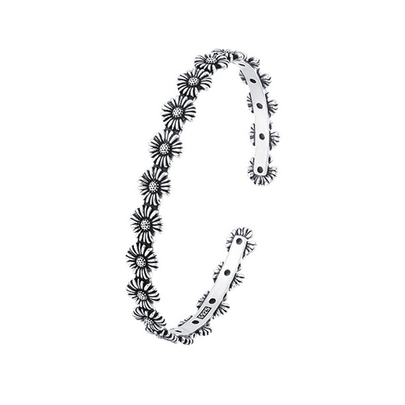 Daisy Floral Charm Bracelet – Oxidised Silver Adjustable Design - Image 2