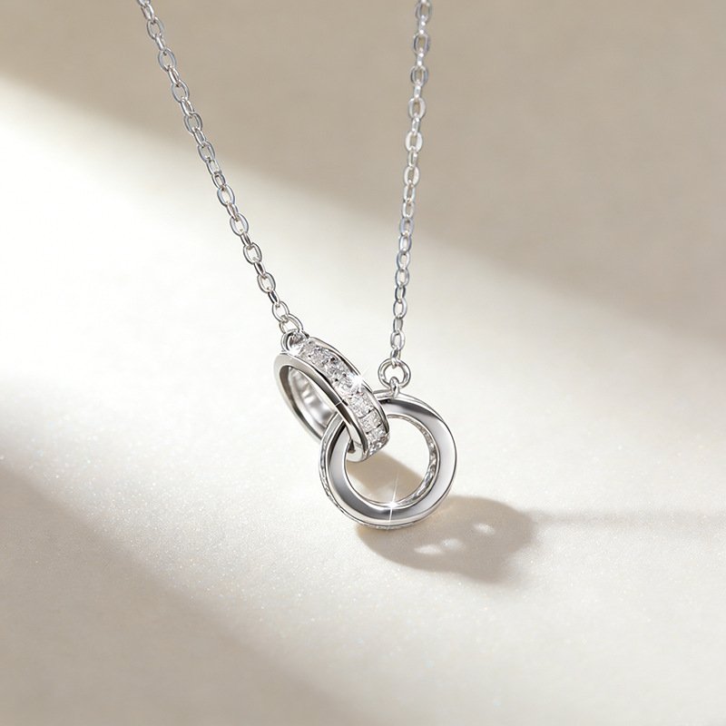 Interlocking Circle Crystal Pendant Necklace – Minimal Love Design - Image 3