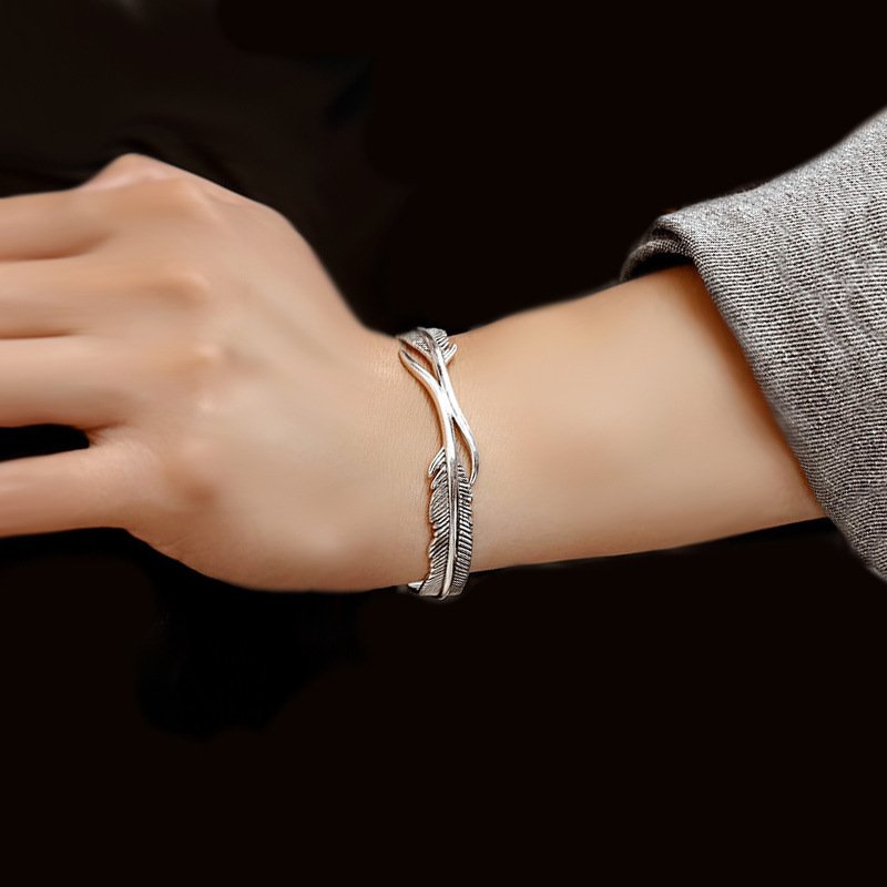 Feather Twist Open Cuff Bracelet – Silver Statement Wristwear - Image 3