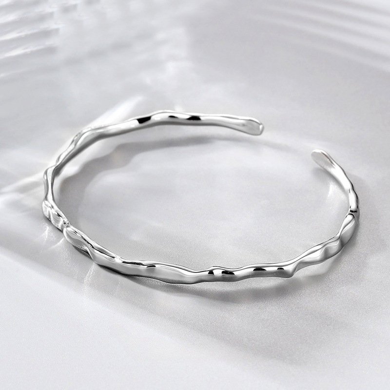 Textured Wave Open Cuﬀ Bracelet – Silver Look Minimal Kada
