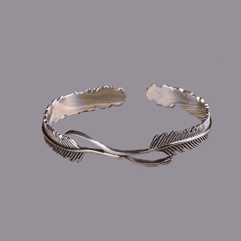 Feather Twist Open Cuff Bracelet – Silver Statement Wristwear - Image 9